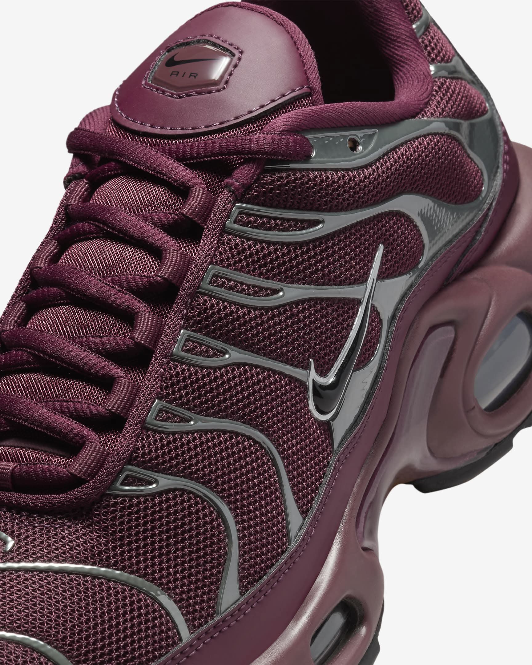Nike Air Max Plus SE "Night Maroon" KickHaven Bulgaria KickHaven Bulgaria
