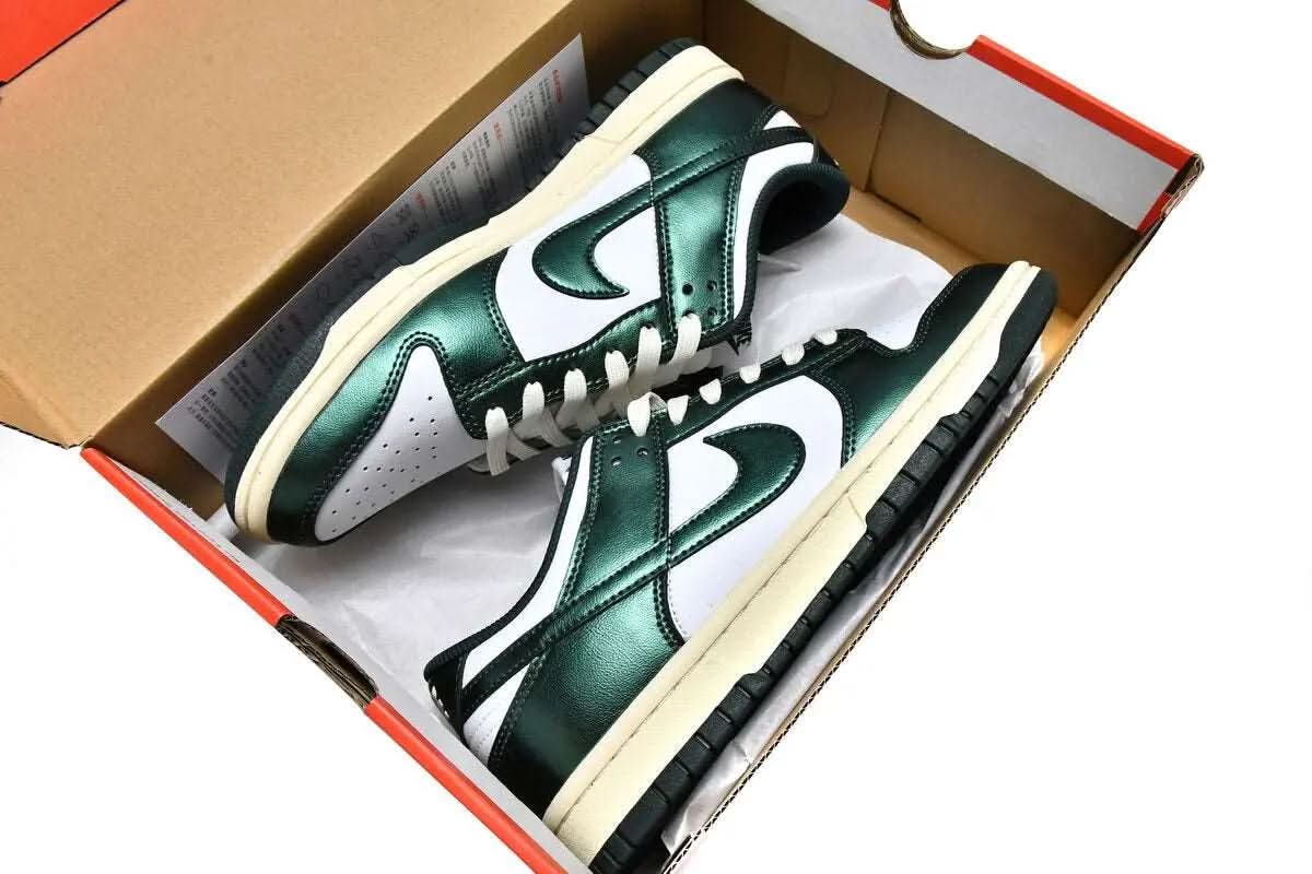 Nike Dunk Vintage Green