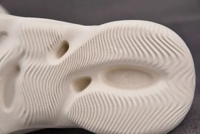 Yeezy Foam RNNR "Sand" KickHaven Bulgaria  KickHaven Bulgaria