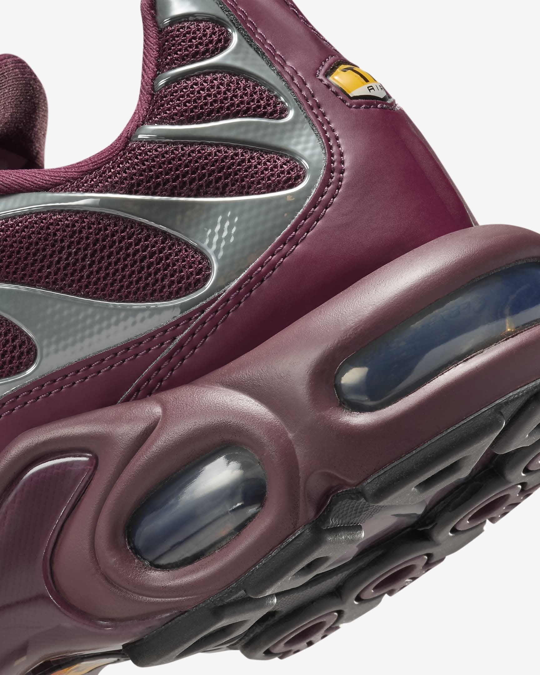 Nike Air Max Plus SE "Night Maroon" KickHaven Bulgaria  KickHaven Bulgaria